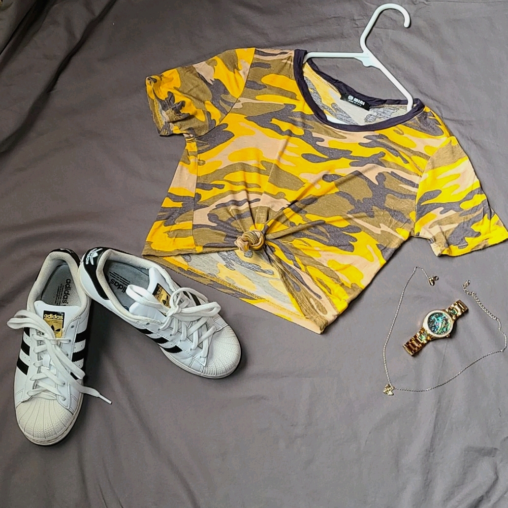 Thin Knotted T-shirt